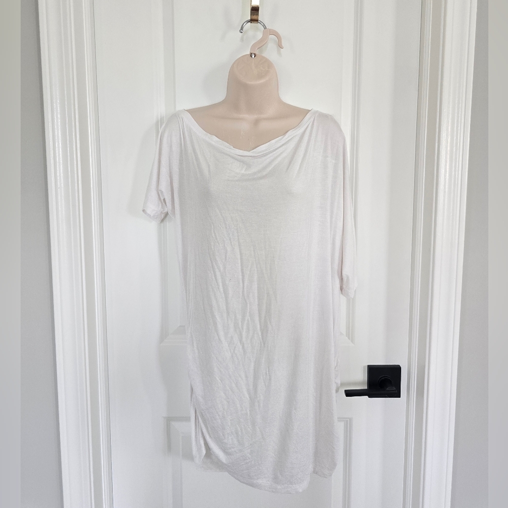 Express White Short Sleeve Tunic Tee Sz Medium Worn 1x
